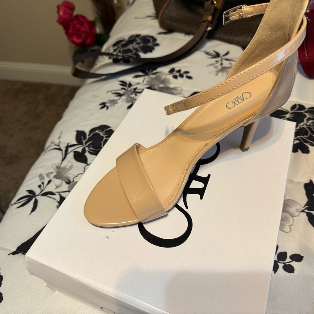Cute simple heel.